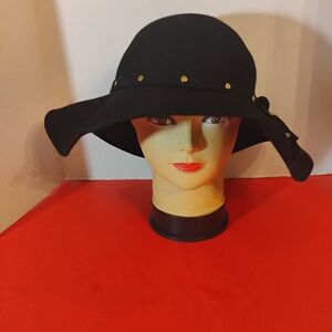 D & Y Wool Studded Hat